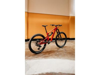 Nukeproof Mega Carbon Pro click to zoom image